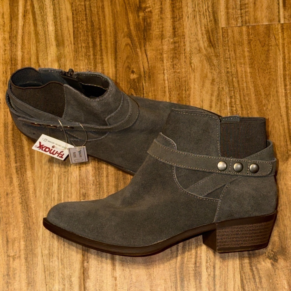 Kensie women’s 8 boots ankle bootie suede leather gray green 1.5” almond toe nwt